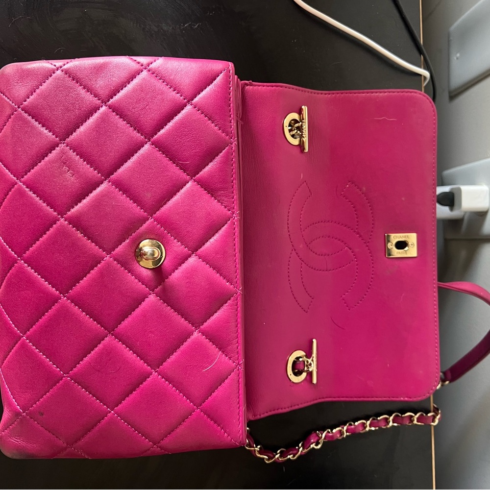 Chanel Purse - Picture 2 of 10